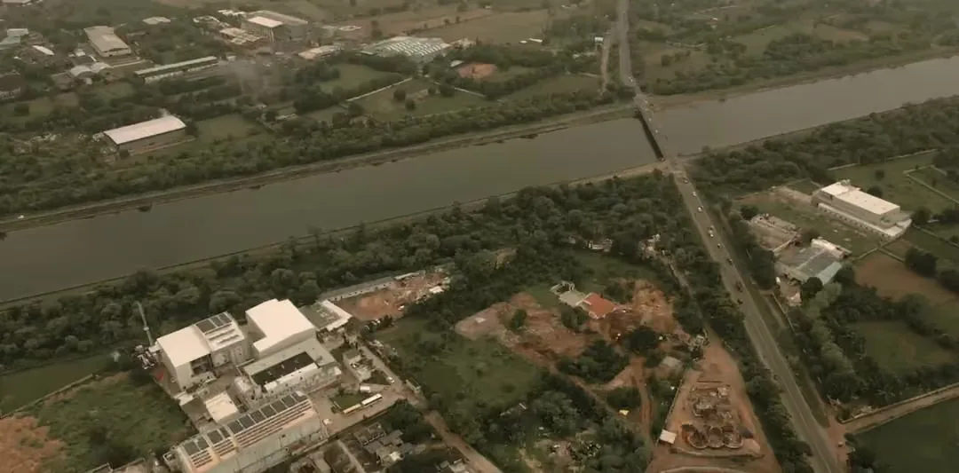 Aerial view of the Mahua site beside the Narmada Canal
